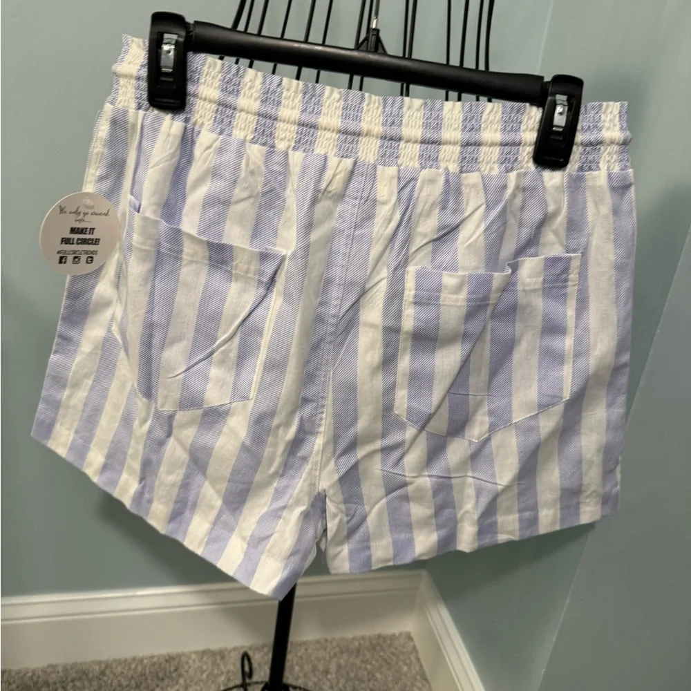 Jolie & Joy Blue striped shorts Tie Waist Pull on Large Women Juniors FLAW